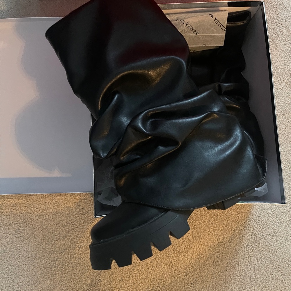 Brand New Azalea Wang Women's Ruched Boots - Picture 3 of 10